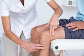 Esame obiettivo del ginocchio per diagnosticare l'artrosi